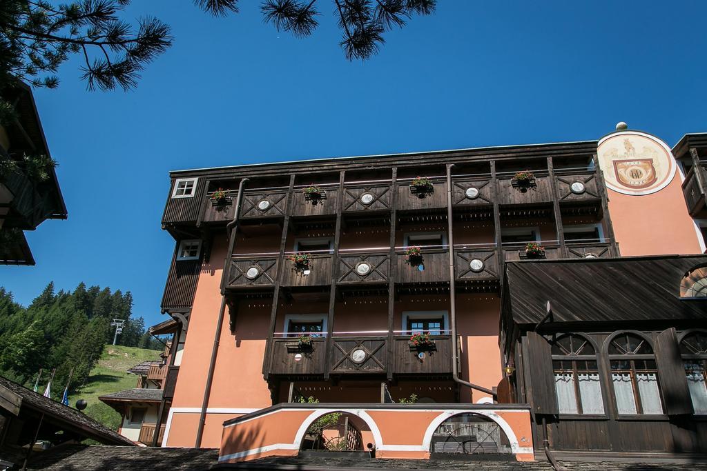 Hotel Posta R.T.A. Madonna di Campiglio Bagian luar foto