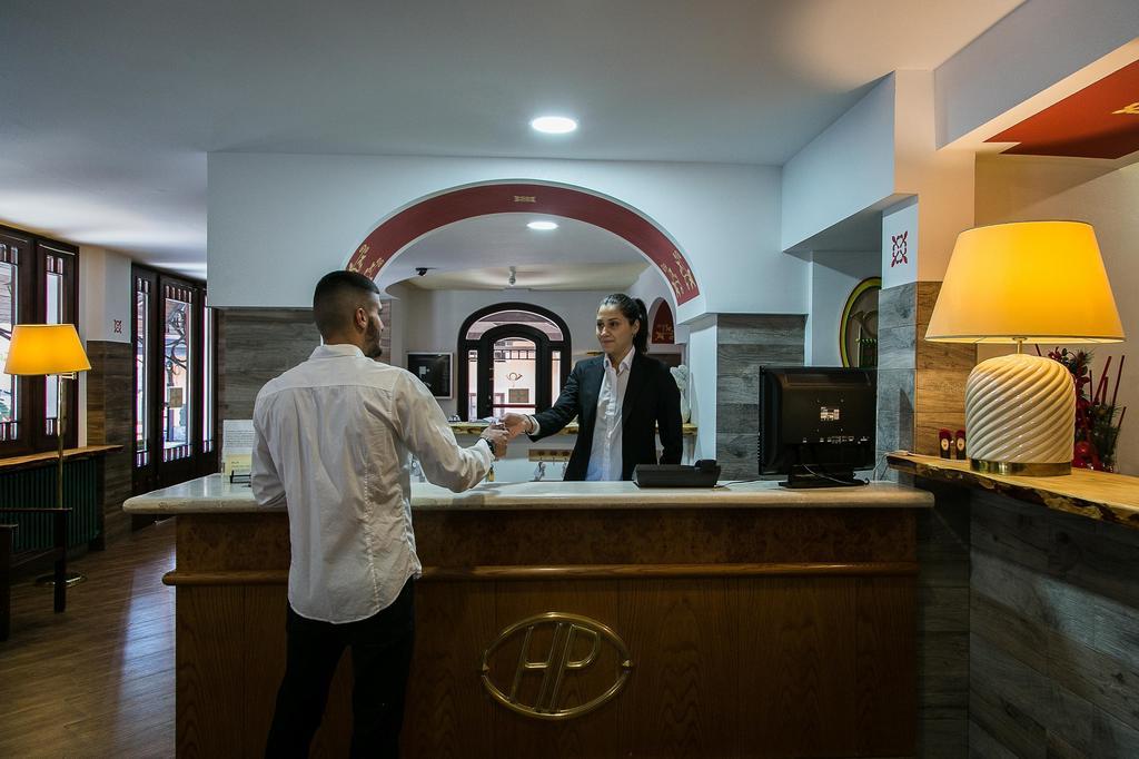Hotel Posta R.T.A. Madonna di Campiglio Bagian luar foto
