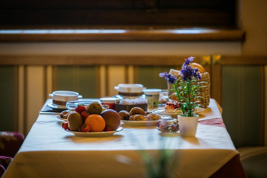 Hotel Posta R.T.A. Madonna di Campiglio Bagian luar foto