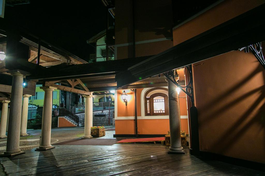 Hotel Posta R.T.A. Madonna di Campiglio Bagian luar foto