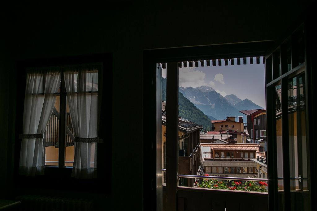 Hotel Posta R.T.A. Madonna di Campiglio Bagian luar foto