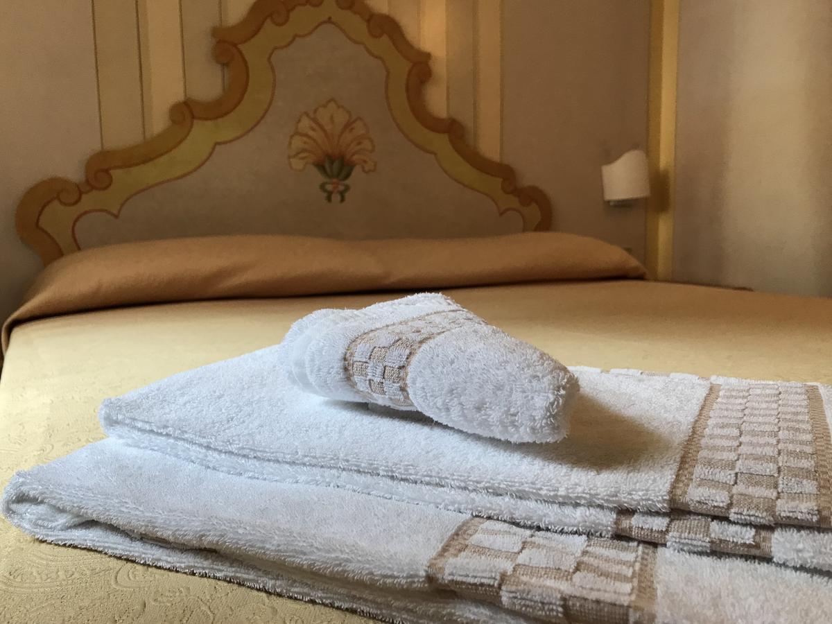 Hotel Posta R.T.A. Madonna di Campiglio Bagian luar foto